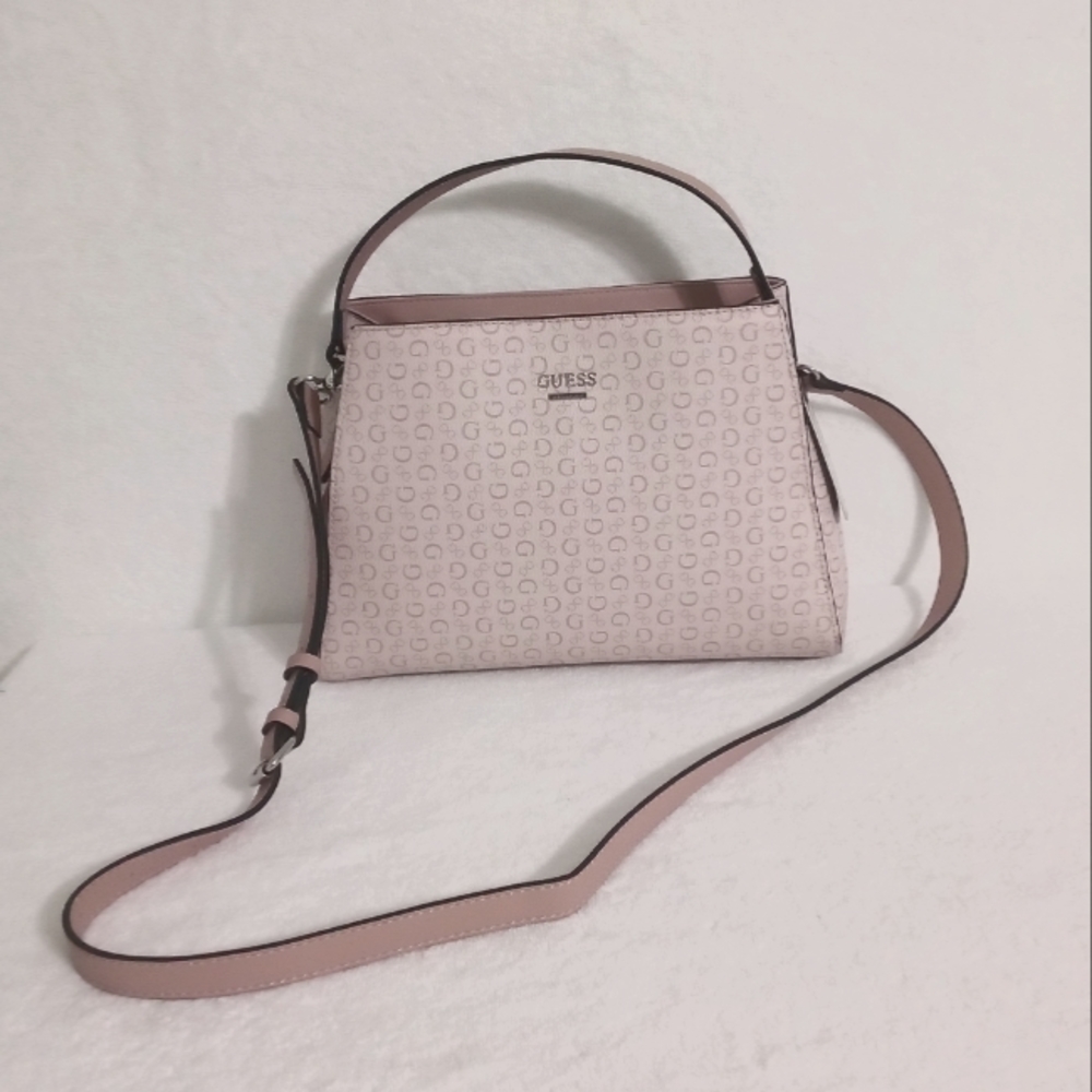 GUESS HAND BAG| GUESS BODIE| GUESS LIGHT ROSE COLOR.